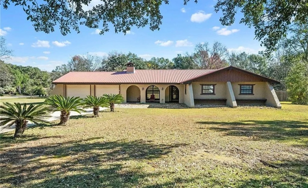 THOUGHFULLY DESIGNED LAYOUT